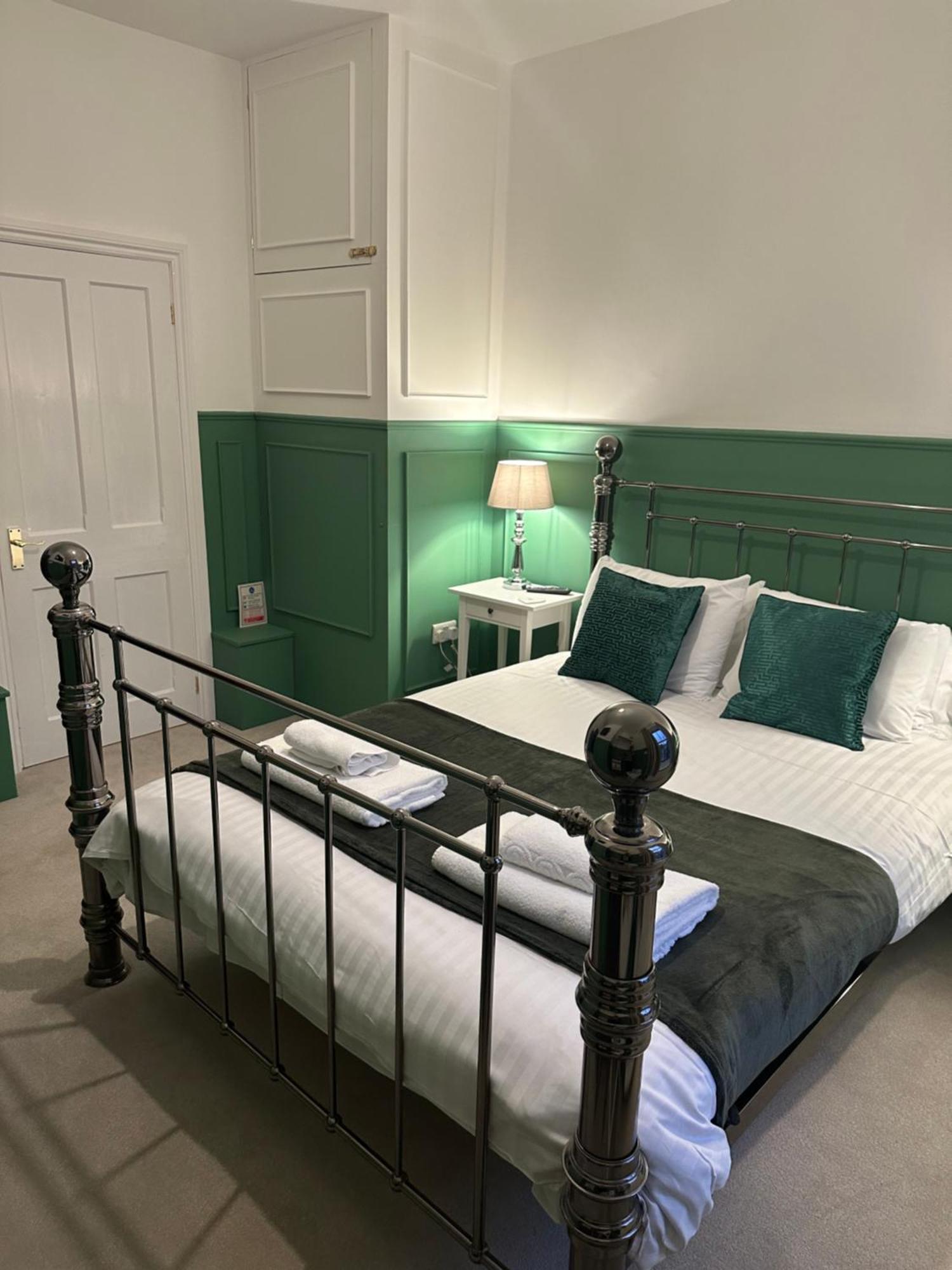 Waverley Inn Newport  Bagian luar foto