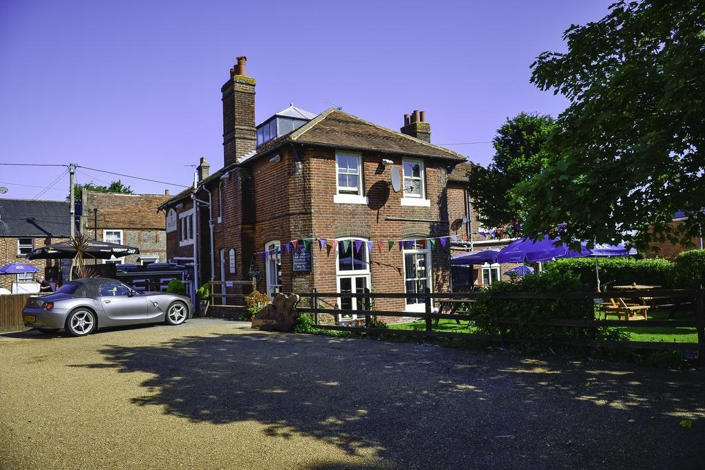 Waverley Inn Newport  Bagian luar foto