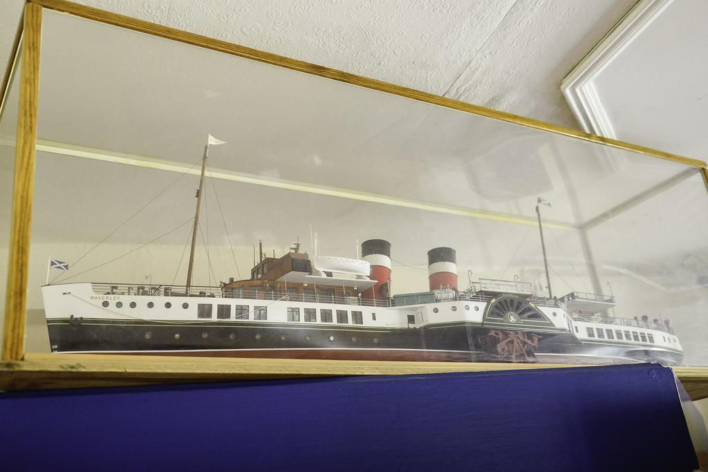 Waverley Inn Newport  Bagian luar foto